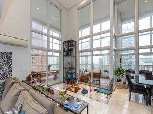 Image 15 - 882482
