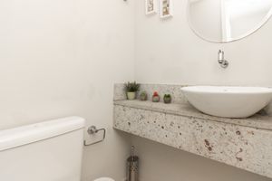 Image 8 - 882484