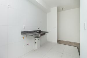 Image 13 - 882486