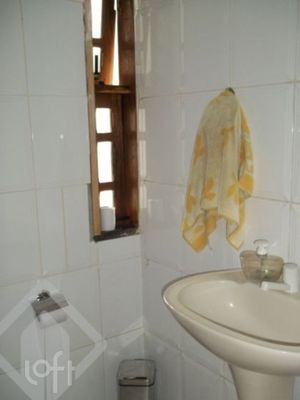 Image 5 - 882487