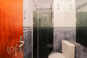 Image 19 - 882499