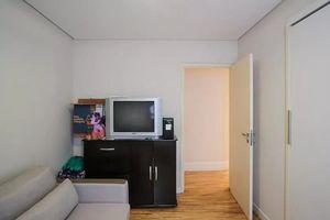 Image 11 - 882503