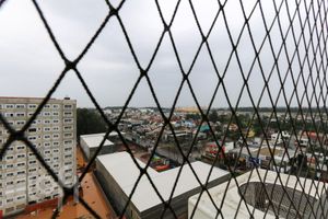 Image 27 - 882504