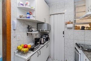 Image 17 - 882505
