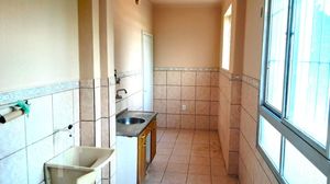 Image 9 - 882508