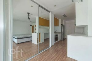 Image 3 - 882511