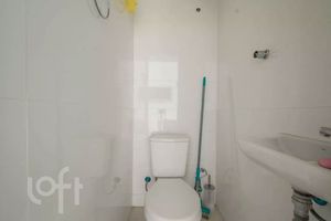 Image 30 - 882513