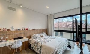 Image 9 - 882516