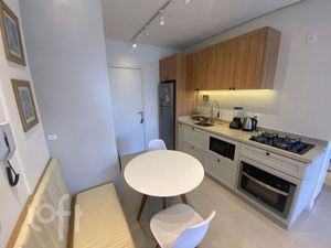 Image 7 - 882516