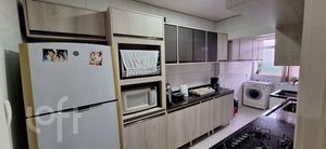 Image 3 - 882517