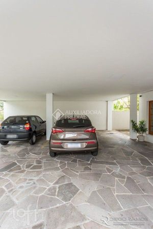 Image 30 - 882520