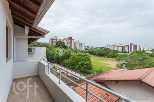 Image 24 - 882520