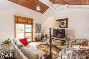Image 21 - 882520