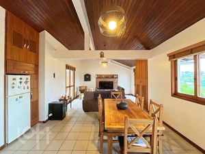Image 12 - 882520