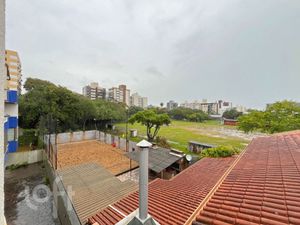 Image 49 - 882520