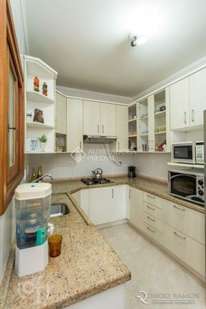 Image 6 - 882520