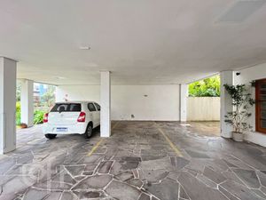 Image 34 - 882520
