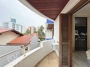 Image 42 - 882520