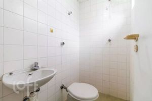 Image 14 - 882524