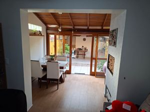 Image 2 - 882526