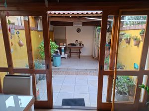 Image 5 - 882526
