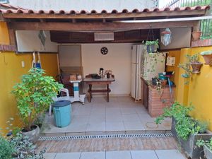 Image 7 - 882526