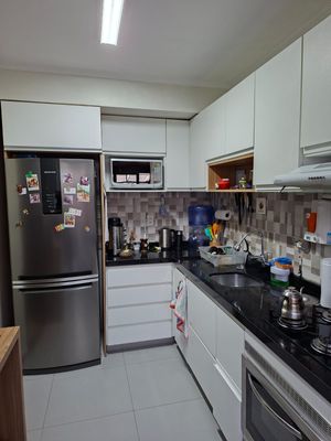 Image 9 - 882526