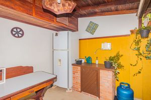 Image 7 - 882526
