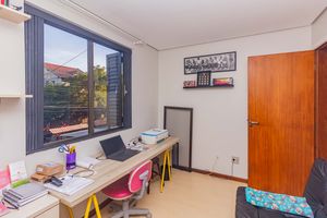 Image 19 - 882526