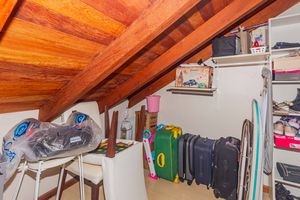 Image 34 - 882526