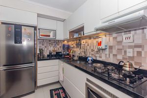 Image 36 - 882526