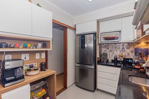 Image 35 - 882526