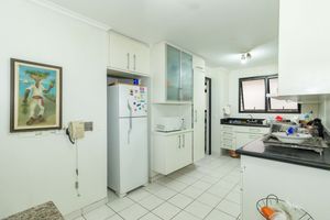 Image 36 - 882528