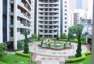 Image 4 - 882528