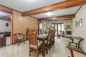 Image 4 - 882529