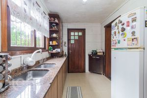 Image 8 - 882529
