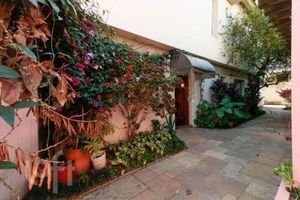 Image 61 - 882536