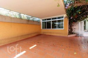 Image 39 - 882536