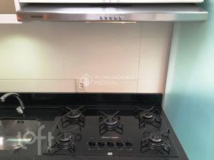Image 8 - 882537