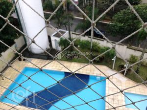 Image 44 - 882537