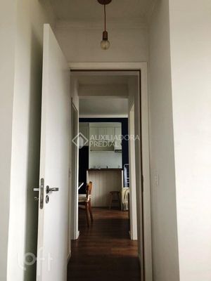 Image 26 - 882537