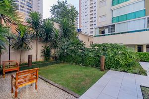 Image 52 - 882540