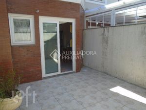 Image 10 - 882546