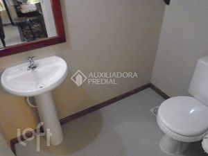 Image 7 - 882546