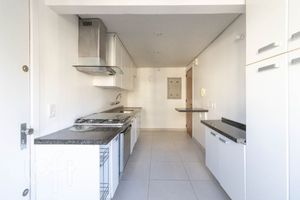Image 6 - 882548