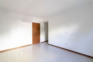 Image 19 - 882548