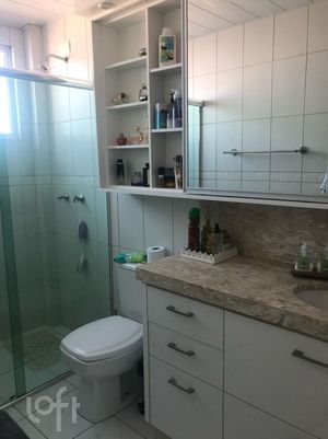 Image 5 - 882567