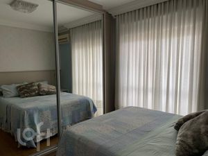 Image 8 - 882567