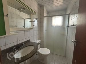 Image 10 - 882578