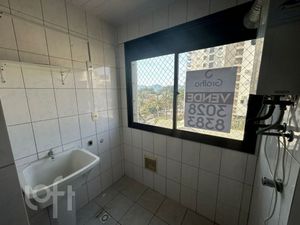 Image 19 - 882578
